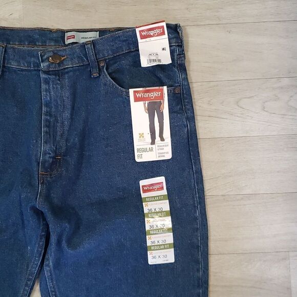 NWT Wrangler Regular Fit Straight Leg Premium Quality Men's Jeans Sz 36" x 30" - Picture 5 of 12